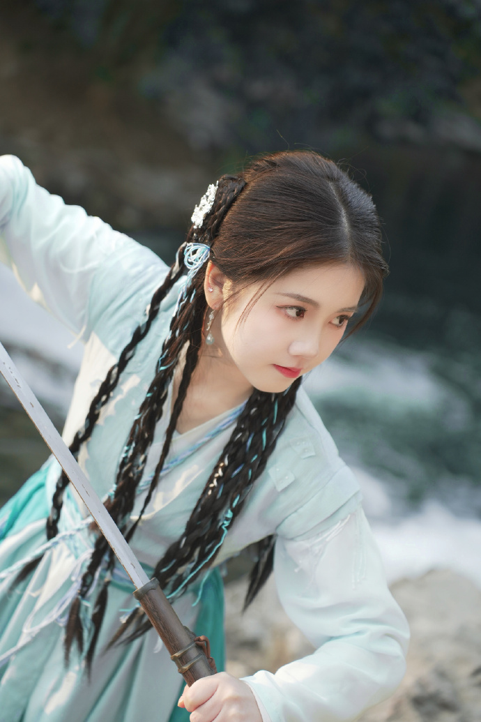 《向野的我们》引爆期待，国产全女旅行综艺引热议！